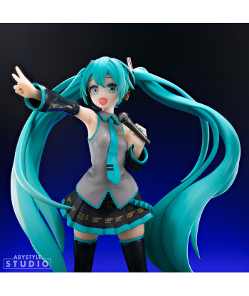 Figura Hatsune Miku 18cm - Vocaloid - La Diva Virtual con su Icónica Pose de Victoria