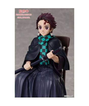 Figura Tanjiro Kamado 15 cm - Demon Slayer - Atuendo de Gala con Bufanda