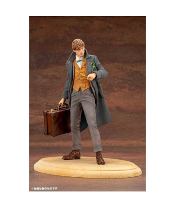 Figura Animales fantásticos 2 Estatua PVC ARTFX+ 1/10 Newt Scamander 18 cm