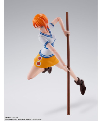 Figura S.H. Figuarts Nami Romance Dawn 14cm - One Piece - La Gata Ladrona en sus Inicios